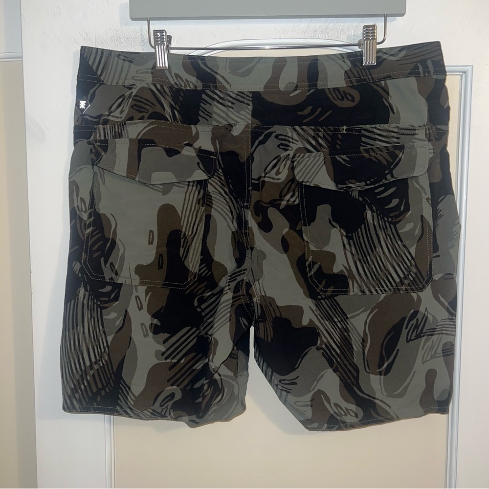 Roark Printed Army Green 5 Pocket Board Shorts Size: 38 Flawed - Picture 3 of 11